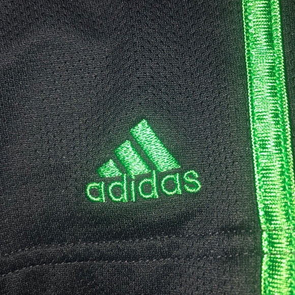 Men’s Adidas Gray and Green Shorts! - Picture 4 of 4